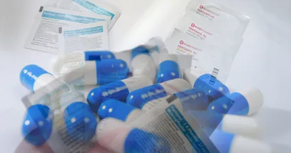O fentanil é considerado o opioide mais forte disponível para o uso em seres humanos – Fotomontagem: Nils Wommelsdorf e Marcos Santos